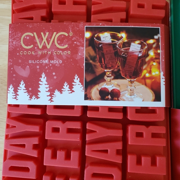 Christmas Set Of 2 Silicone Holiday Ice Cube Molds/Trays New - Picture 6 of 7